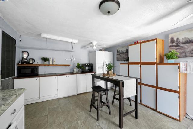 22633 Mossy Rock Drive, Hayward CA: https://media.crmls.org/mediaz/c474be06-7b41-4caf-bd38-fabab6c14f75.jpg