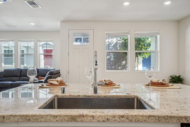 Image 13 of 60 For 37450 Watersail Way