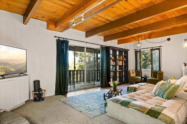 720 Buckingham Sq, Lake Arrowhead CA: https://media.crmls.org/mediaz/c47620fd-d349-4661-ad64-70690f197313.jpg