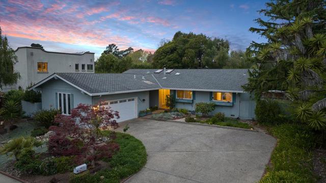 1435 Dolphin Drive, Aptos CA: https://media.crmls.org/mediaz/c4764d47-0d0d-4af0-849e-cebe8a96b4b6.jpg