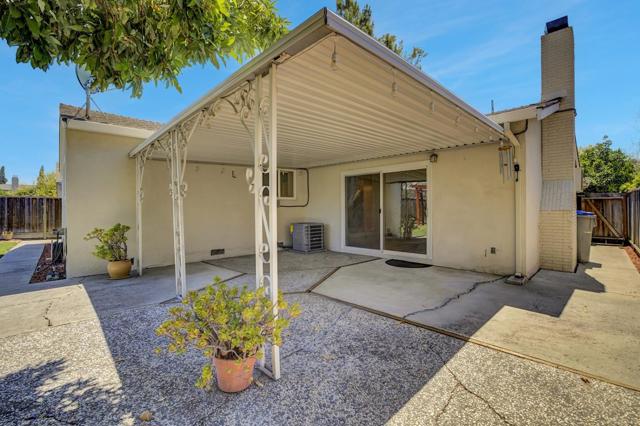 6175 Oneida Drive, San Jose CA: https://media.crmls.org/mediaz/c47660b2-1eef-4d0f-b50c-69c04ff4a137.jpg