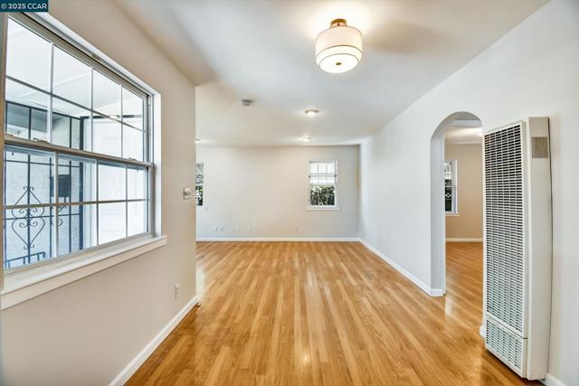 973 Paradise Blvd, Hayward CA: https://media.crmls.org/mediaz/c47682a6-f81d-4259-81a3-3b9ed79525f0.jpg