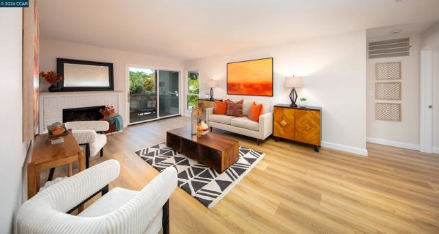 600 Terra California Dr, Walnut Creek CA: https://media.crmls.org/mediaz/c476976b-38d4-498e-b4a1-34ab8bfde9e6.jpg