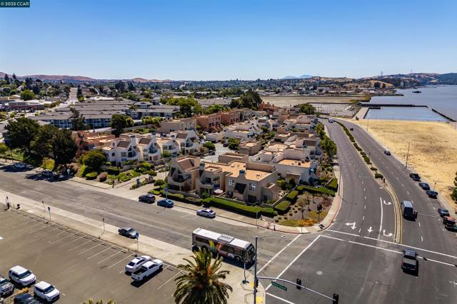 171 Nantucket Ln, Vallejo CA: https://media.crmls.org/mediaz/c478106e-8a39-4f09-b854-3649be62bc78.jpg