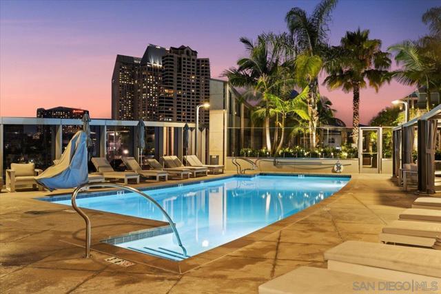 888 W E Street, San Diego CA: https://media.crmls.org/mediaz/c47831f1-280e-4194-9802-70f864e21647.jpg