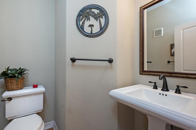 1804 OLIVE GREEN ST, Chula Vista CA: https://media.crmls.org/mediaz/c4789b9c-c102-45c6-8857-aba9f71d01a4.jpg