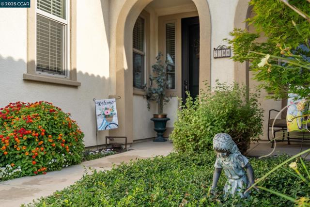 7100 Metcalf Way, Hughson CA: https://media.crmls.org/mediaz/c478c6ef-c2e0-4000-9edf-a155a9107cca.jpg