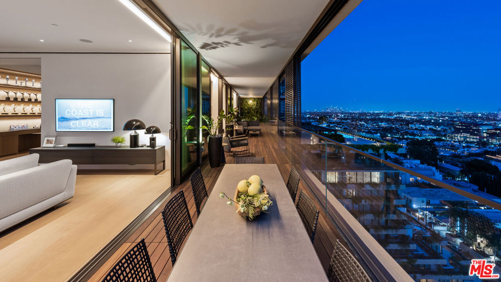 9040 W Sunset Boulevard 1201, West Hollywood, CA 90069