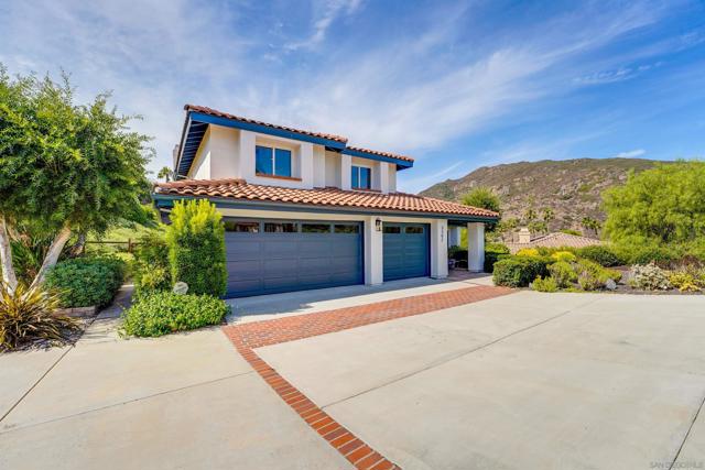 3302 Vista Rocosa, Escondido CA: https://media.crmls.org/mediaz/c4791555-0b6c-4e73-9286-f9d0b5b913af.jpg