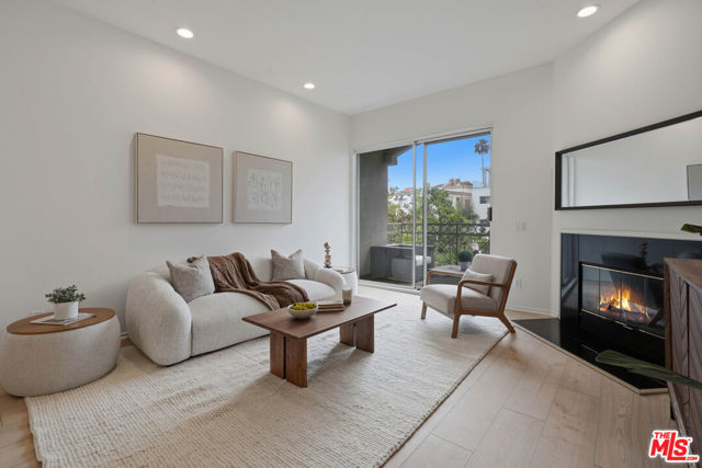 1820 South Beverly Glen Boulevard, 208 photo 2