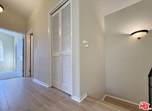 22208 Frontier Place, Chatsworth CA: https://media.crmls.org/mediaz/c479ad97-3c06-46e6-9469-f96104fc9786.jpg