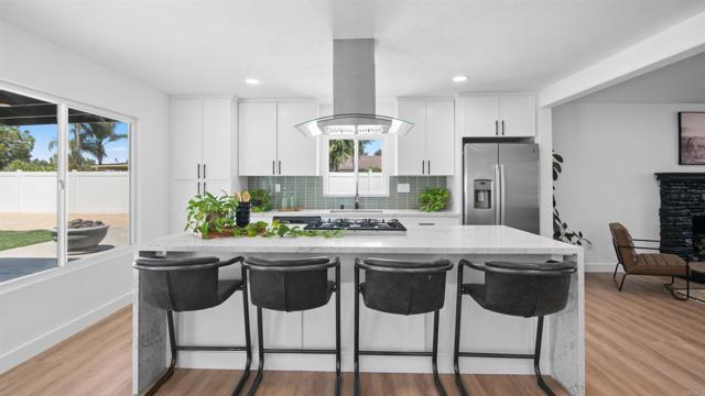 Detail Gallery Image 4 of 32 For 529 Valley Meadow Pl, Escondido,  CA 92027 - 3 Beds | 2 Baths