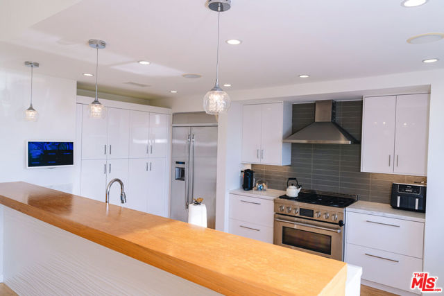 3423 Scadlock Lane, Sherman Oaks CA: https://media.crmls.org/mediaz/c47a638f-1104-48db-add9-6a6931a96cd2.jpg