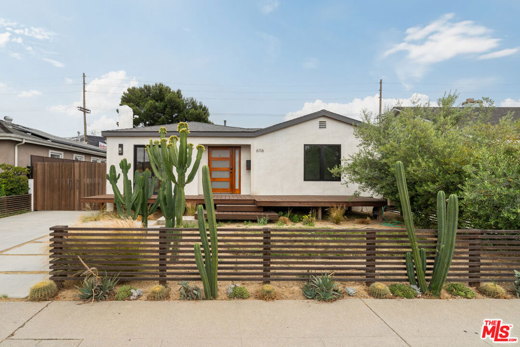 6116 W 85th Place