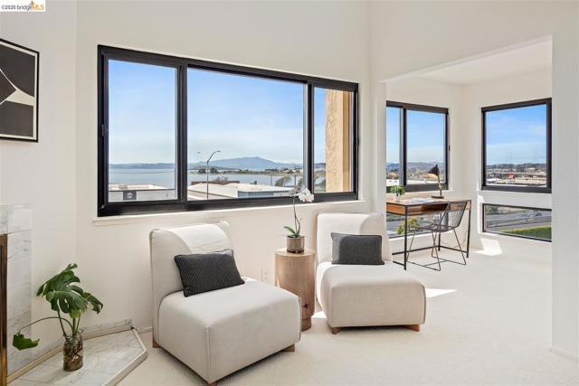 545 Pierce St, Albany CA: https://media.crmls.org/mediaz/c47bafec-ed1c-4be2-9d35-04861b83d76d.jpg