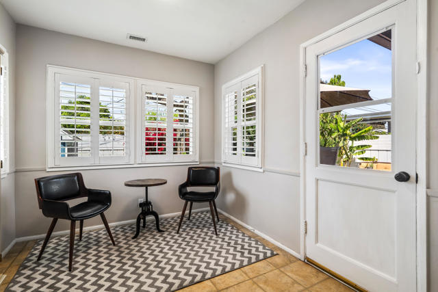 5523 Graywood Avenue, Lakewood CA: https://media.crmls.org/mediaz/c47c0163-dddb-4677-aee7-cd6499612113.jpg