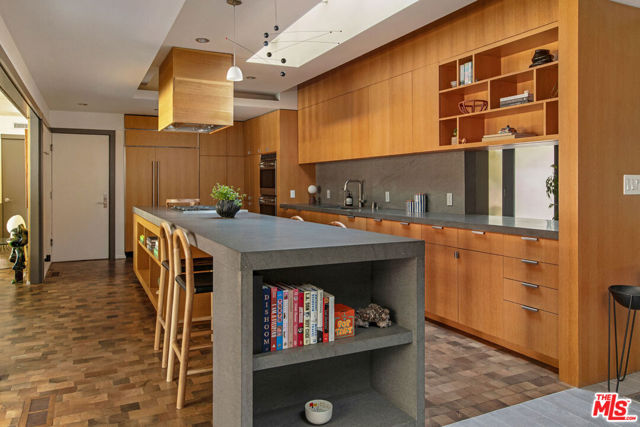 1030 Canon Drive, San Marino CA: https://media.crmls.org/mediaz/c47d70d3-5f7a-4d48-9b78-db9fba0b390c.jpg
