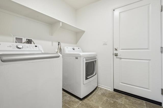 5584 Kate Way, Fontana CA: https://media.crmls.org/mediaz/c47dae94-3f3c-4a9c-bfb2-02c107cb2140.jpg