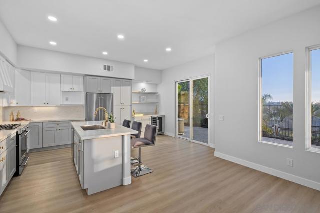 348 Plaza Los Osos, Chula Vista CA: https://media.crmls.org/mediaz/c47e9d42-2ff7-4d6c-af43-bdbacabcc636.jpg