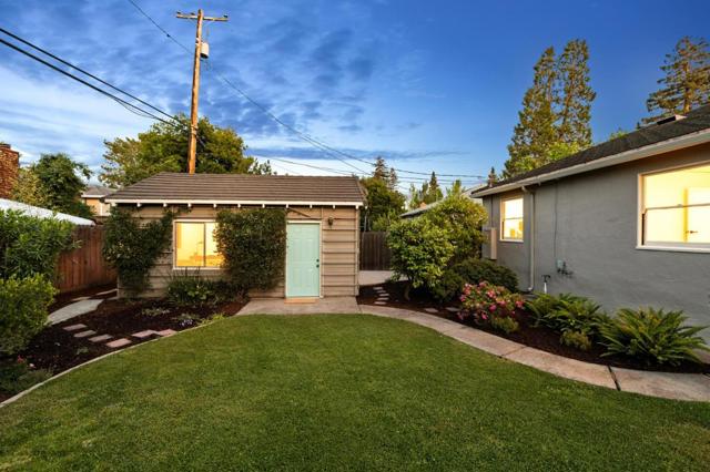 4061 Verdosa Drive, Palo Alto CA: https://media.crmls.org/mediaz/c47f22ce-9d76-4096-aec9-6780a272e741.jpg