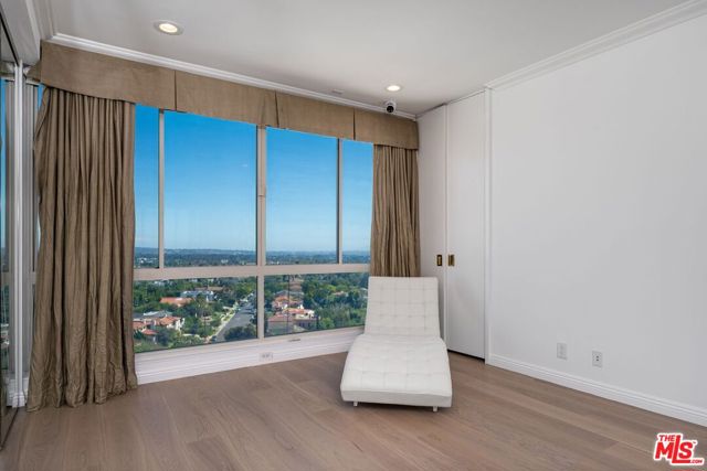 10490 Wilshire Boulevard, Los Angeles CA: https://media.crmls.org/mediaz/c47f5ea5-1840-4cf7-838b-ac94b17127a5.jpg