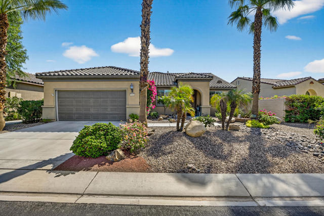 39492 Camino Piscina, Indio CA: https://media.crmls.org/mediaz/c47f9cf9-71a4-49ed-b7c2-1ee2a08f96eb.jpg