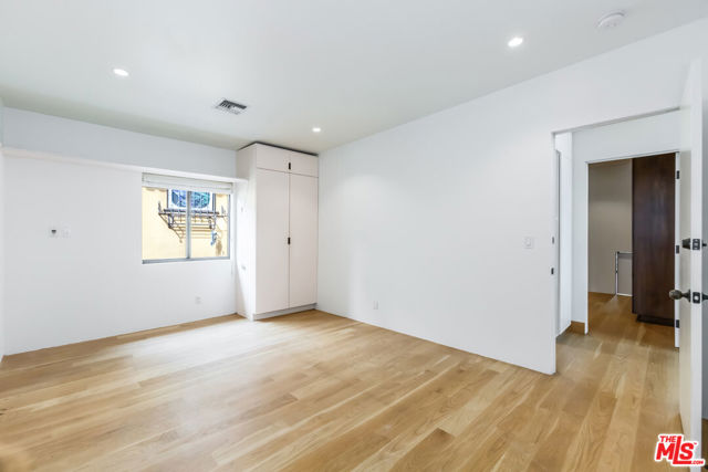 4229 Elmer Avenue, North Hollywood CA: https://media.crmls.org/mediaz/c47fb9e6-e089-416a-b3f7-a154670b90ab.jpg