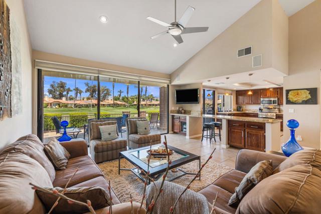 312 Castellana S, Palm Desert CA: https://media.crmls.org/mediaz/c4801e77-eb5c-425f-8569-d119a7d12fc0.jpg