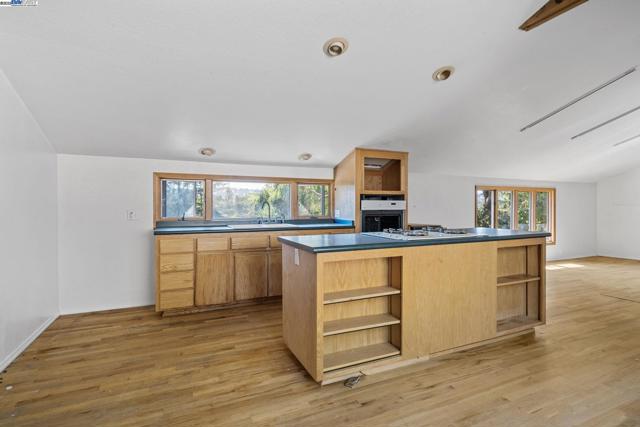 2592 Caballo Ranchero Dr, Diablo CA: https://media.crmls.org/mediaz/c4808115-4f25-4b76-aee9-46a5e0f1022e.jpg