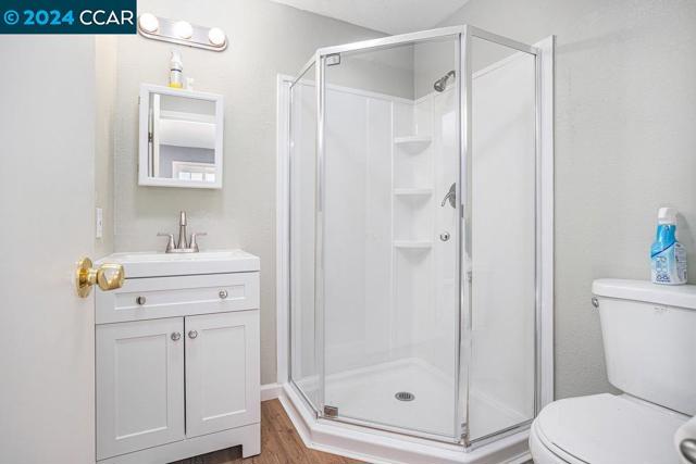 Image 24 of 37 For 637 43rd Street