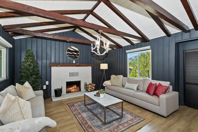 1128 E Country Club Blvd, Big Bear City CA: https://media.crmls.org/mediaz/c4814da1-d49c-4cf3-89c2-92165dbb98e5.jpg