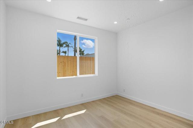 Detail Gallery Image 8 of 14 For 1905 Ocean Ave, Ventura,  CA 93001 - 2 Beds | 2 Baths