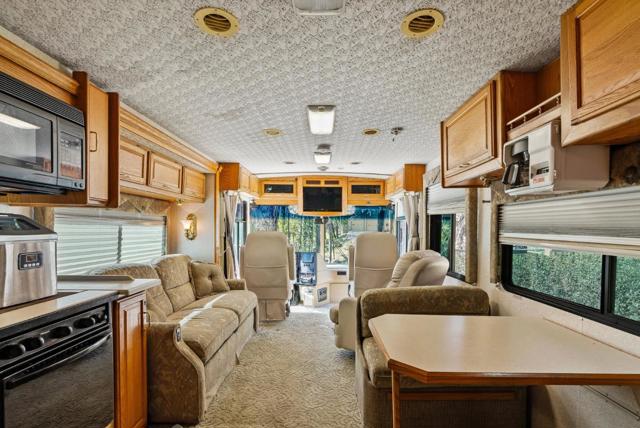 15995 Big Basin Way, Boulder Creek CA: https://media.crmls.org/mediaz/c48190f3-e26f-4678-9632-b019206f3171.jpg