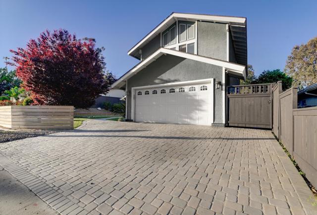 9947 Mesa Madera Drive, San Diego CA: https://media.crmls.org/mediaz/c481bce7-f5ba-4d04-8ea9-913ce6867b06.jpg