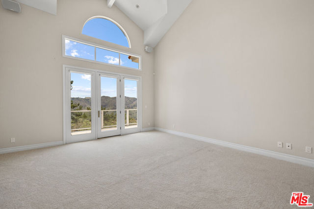 2046 Palisades Drive, Pacific Palisades CA: https://media.crmls.org/mediaz/c4826589-ed29-4d8b-9d27-4910f9ef4f9a.jpg