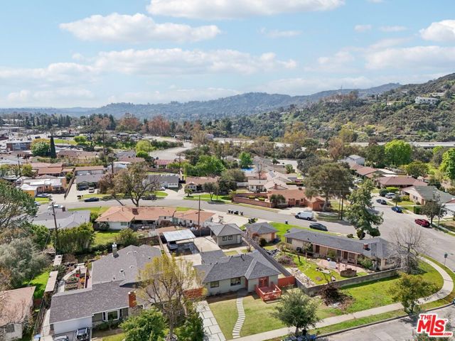 910 Arwin Street, Pasadena CA: https://media.crmls.org/mediaz/c4827ef7-674f-4525-8639-9591fdc4bb02.jpg
