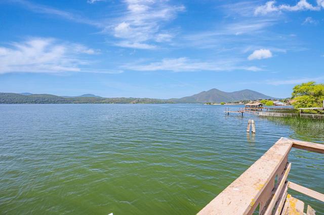 12340 Lakeshore Drive, Clearlake CA: https://media.crmls.org/mediaz/c48288b7-c36f-490e-b885-13fb3e793efe.jpg