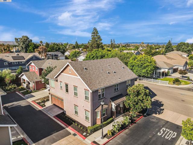 5801 Flora Cmn, Livermore CA: https://media.crmls.org/mediaz/c4834094-257d-4a00-9329-5d4fe2d94602.jpg