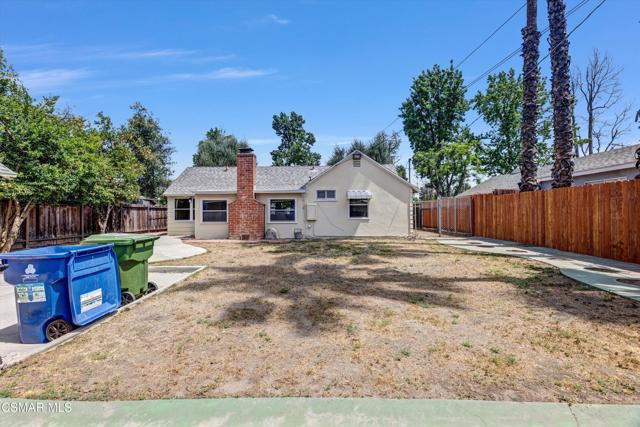 17400 Cantlay Street, Lake Balboa CA: https://media.crmls.org/mediaz/c48394f4-e1e1-4276-b952-ff42d0ea3d77.jpg