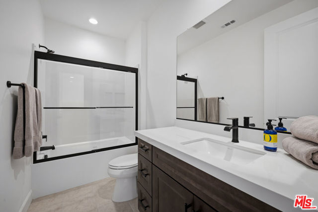 11728 Canoga Avenue photo 31