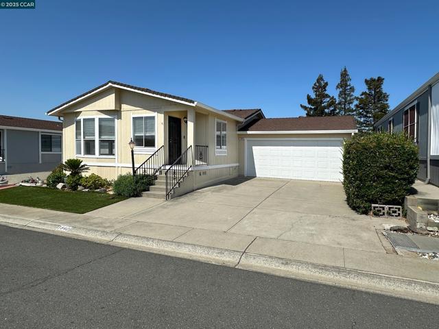 1840 Paris Ln, Antioch CA: https://media.crmls.org/mediaz/c483cb59-fa88-4a03-99a1-f3b20fd2ccc6.jpg