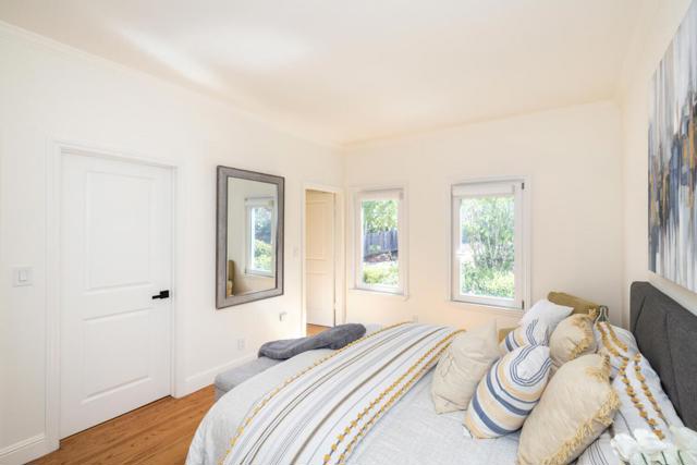 75 Eugenia Way, Hillsborough CA: https://media.crmls.org/mediaz/c483e87e-9ed8-4080-a1f2-707269ab11d5.jpg