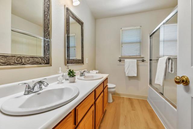 9642 Eagle Hills Way, Gilroy CA: https://media.crmls.org/mediaz/c4859ebe-e6ed-4406-a5f2-967c0eb34308.jpg