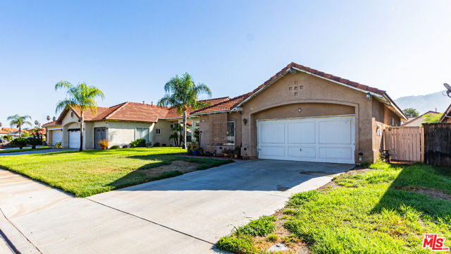 16850 Via Lunado, Moreno Valley CA: https://media.crmls.org/mediaz/c485f64c-b996-448b-88b2-0d9780aa94ec.jpg