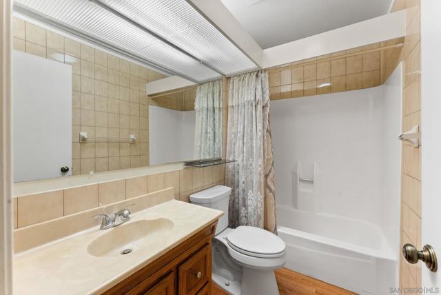 10357 Bart Way, Santee CA: https://media.crmls.org/mediaz/c485f999-0129-47e6-ad46-9531e80b8b84.jpg