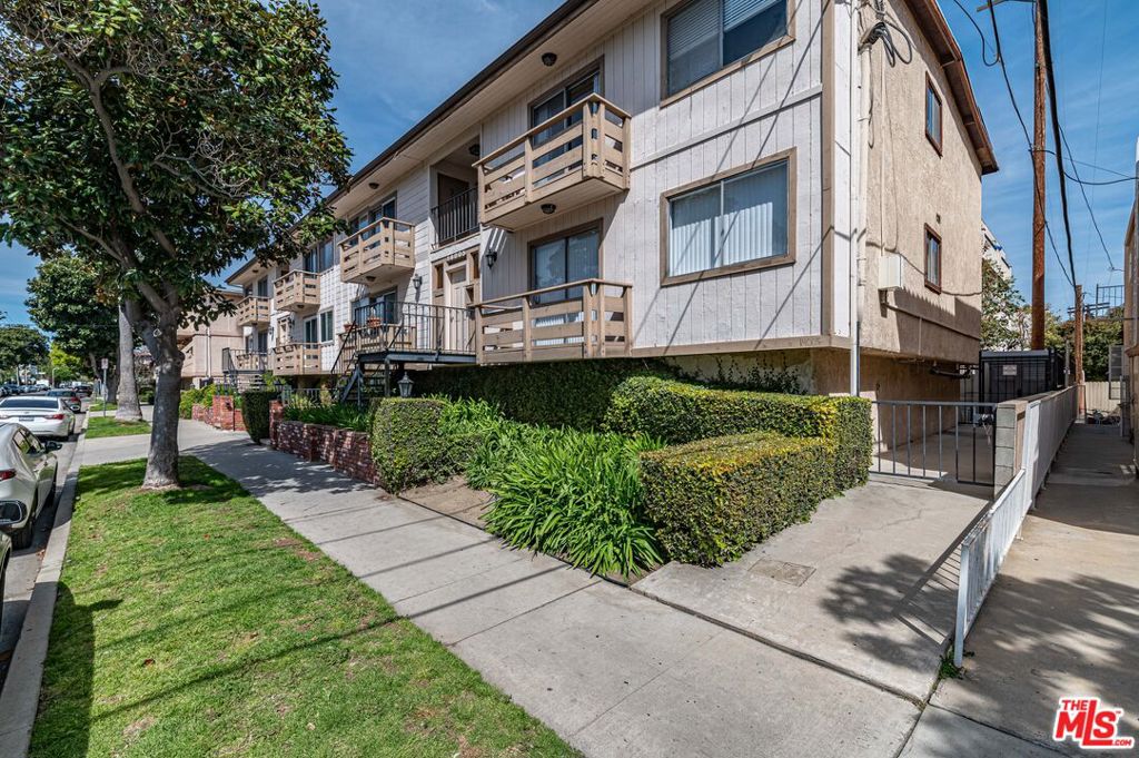 14005 Milbank Street 4, Sherman Oaks, CA 91423
