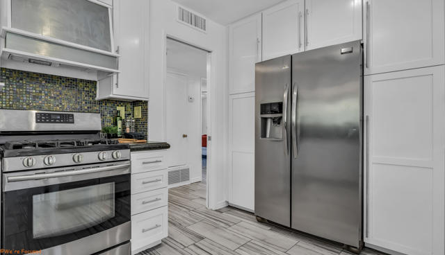 14 Gary Circle, Palm Springs CA: https://media.crmls.org/mediaz/c486acf3-1c14-447a-a41c-832920b1e82a.jpg
