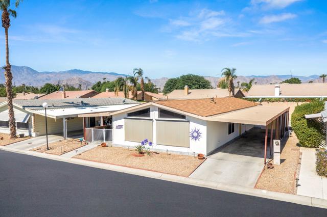47685 Prado Way Way, Indio CA: https://media.crmls.org/mediaz/c486dbcd-e1c4-4b1c-9a18-7123d48f7dff.jpg
