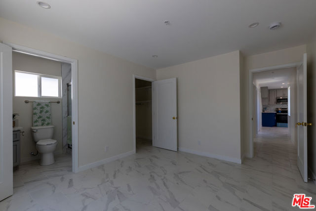 5123 W 130th Street, Hawthorne CA: https://media.crmls.org/mediaz/c486f3ca-7d5f-4f51-baea-e63a44e043a5.jpg