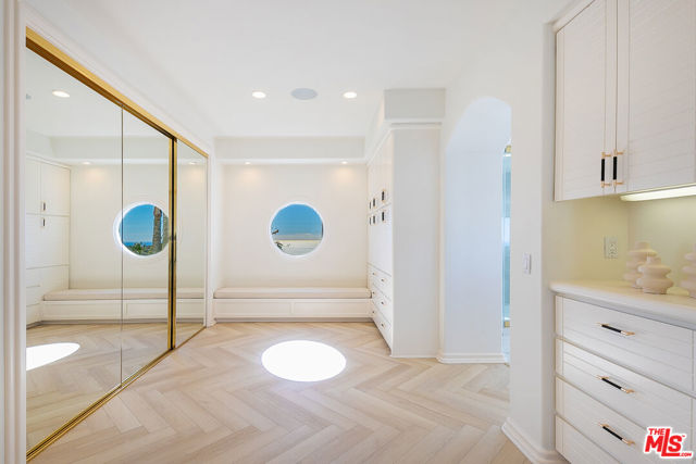 10502 Yellow Hill Road, Malibu CA: https://media.crmls.org/mediaz/c486f5c6-3093-4319-a2c4-172aa618aeee.jpg